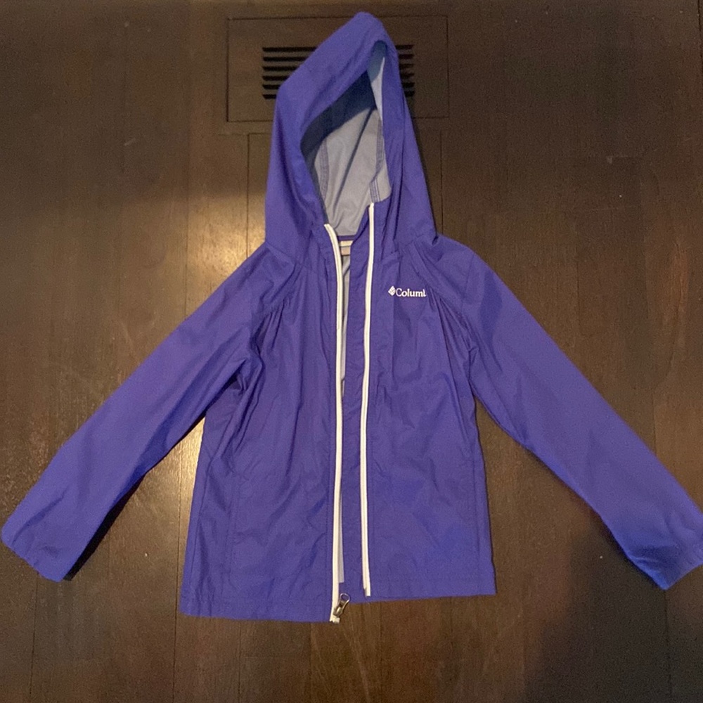 Columbia light hooded rain coat xxs 4/5 size with cool interior pockets & outer
